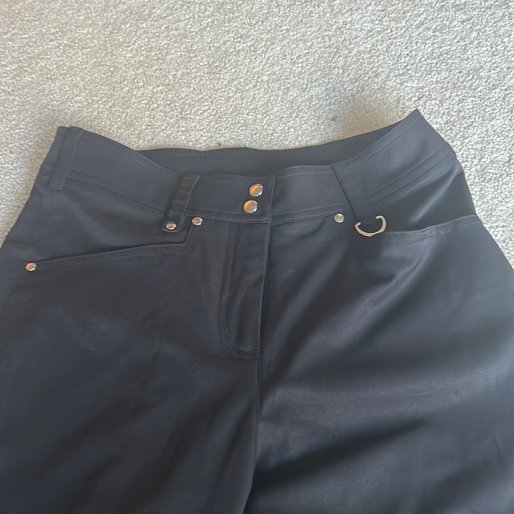 Black women’s 0 golf pants